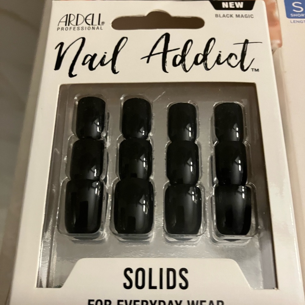 Lot of Kiss and imPRESS press on glue nails - Picture 4 of 12